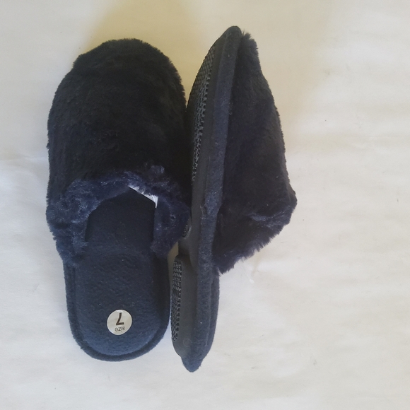 New Isotoner Cozy Fuzzy Slippers Slides in Dark Blue Size 7 - Picture 8 of 12